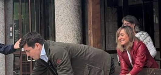 Vito Quiles escapa a 4 patas de dos Charópedas